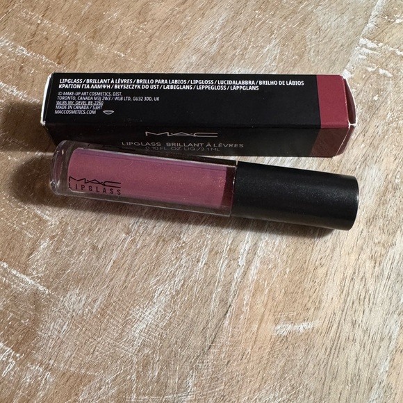 MAC Cosmetics Lipglass-Lovechild - Picture 5 of 5